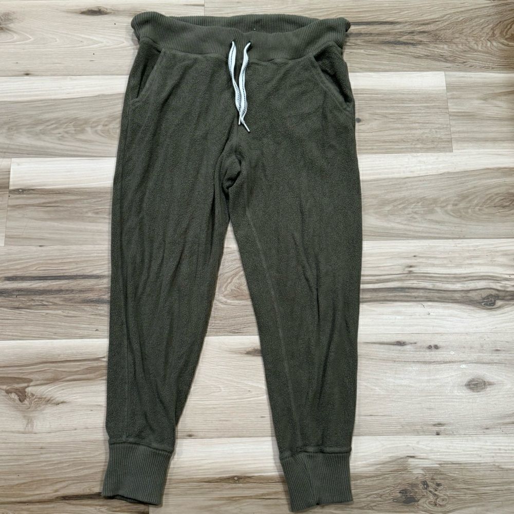Aerie Green Fuzzy Sweatpants Women’s Medium
